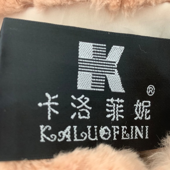 Faux fur children’s coat - Picture 2 of 8